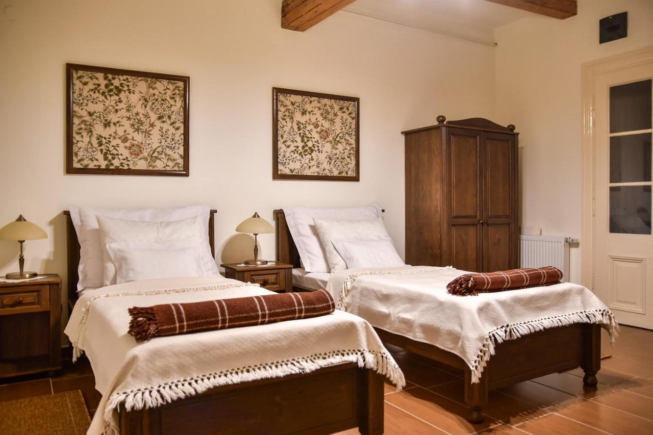 Bed and Breakfast Szin-Es Vendeghaz Szentes Esterno foto