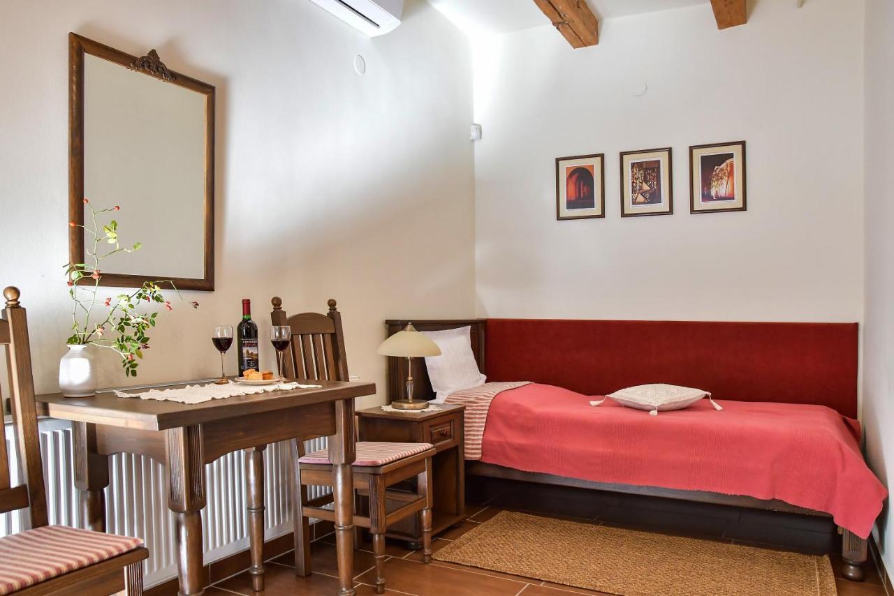 Bed and Breakfast Szin-Es Vendeghaz Szentes Esterno foto