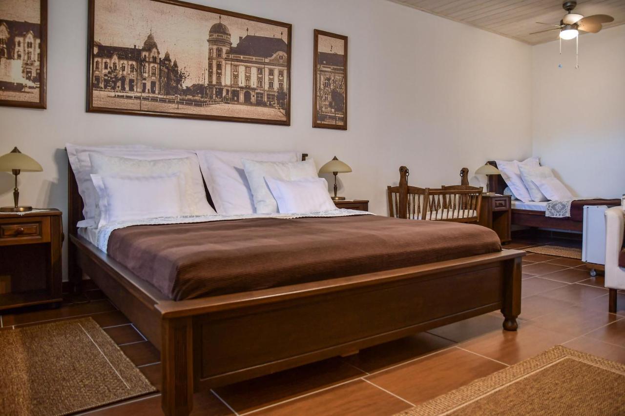 Bed and Breakfast Szin-Es Vendeghaz Szentes Esterno foto